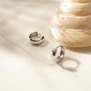 Silvbreeze Mira Silver Huggie Earrings