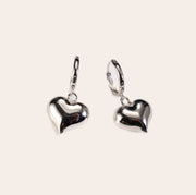 Silvbreeze Lune Heart Huggie Earrings