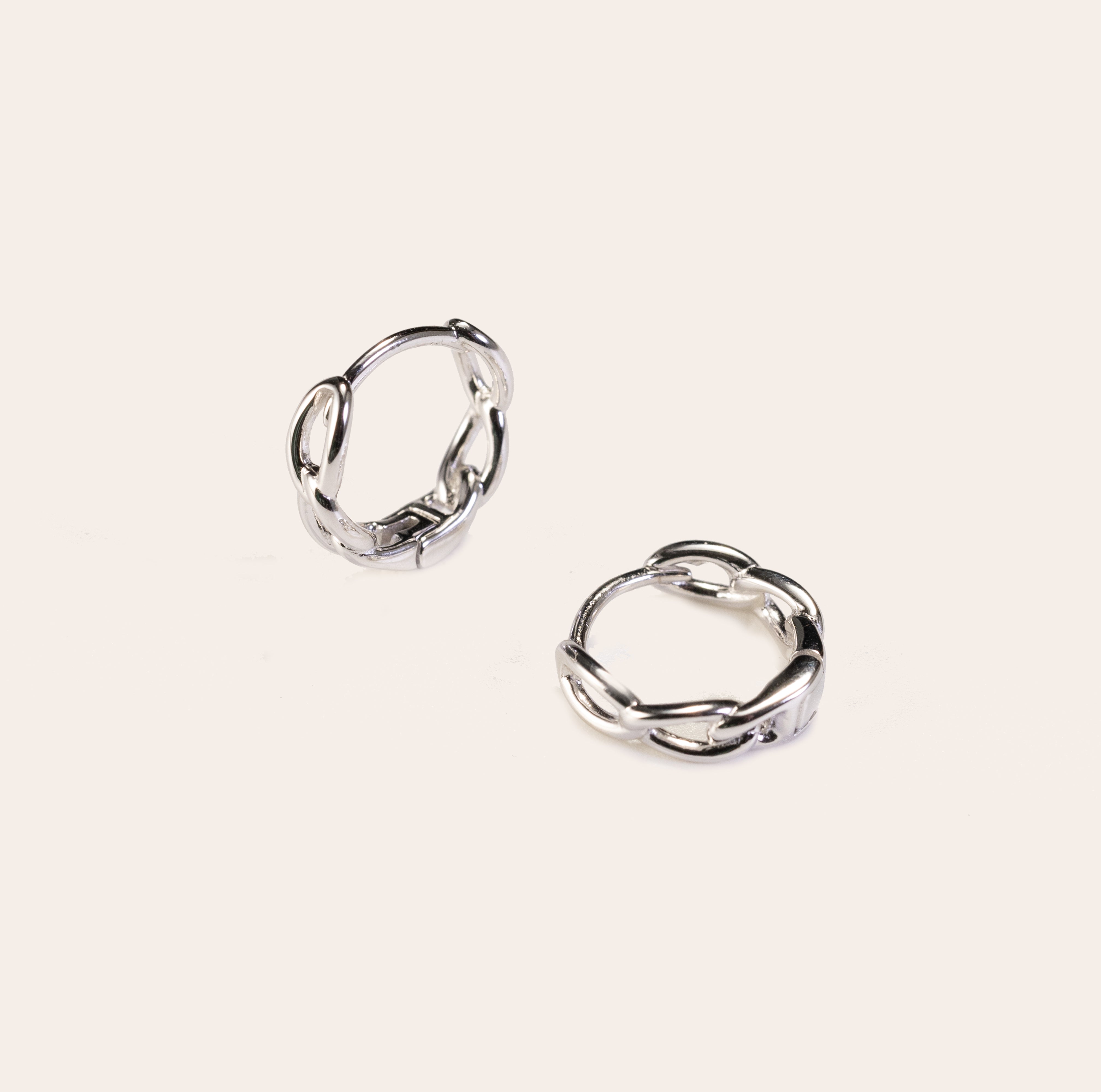 Silvbreeze Eva Silver Huggie Earrings