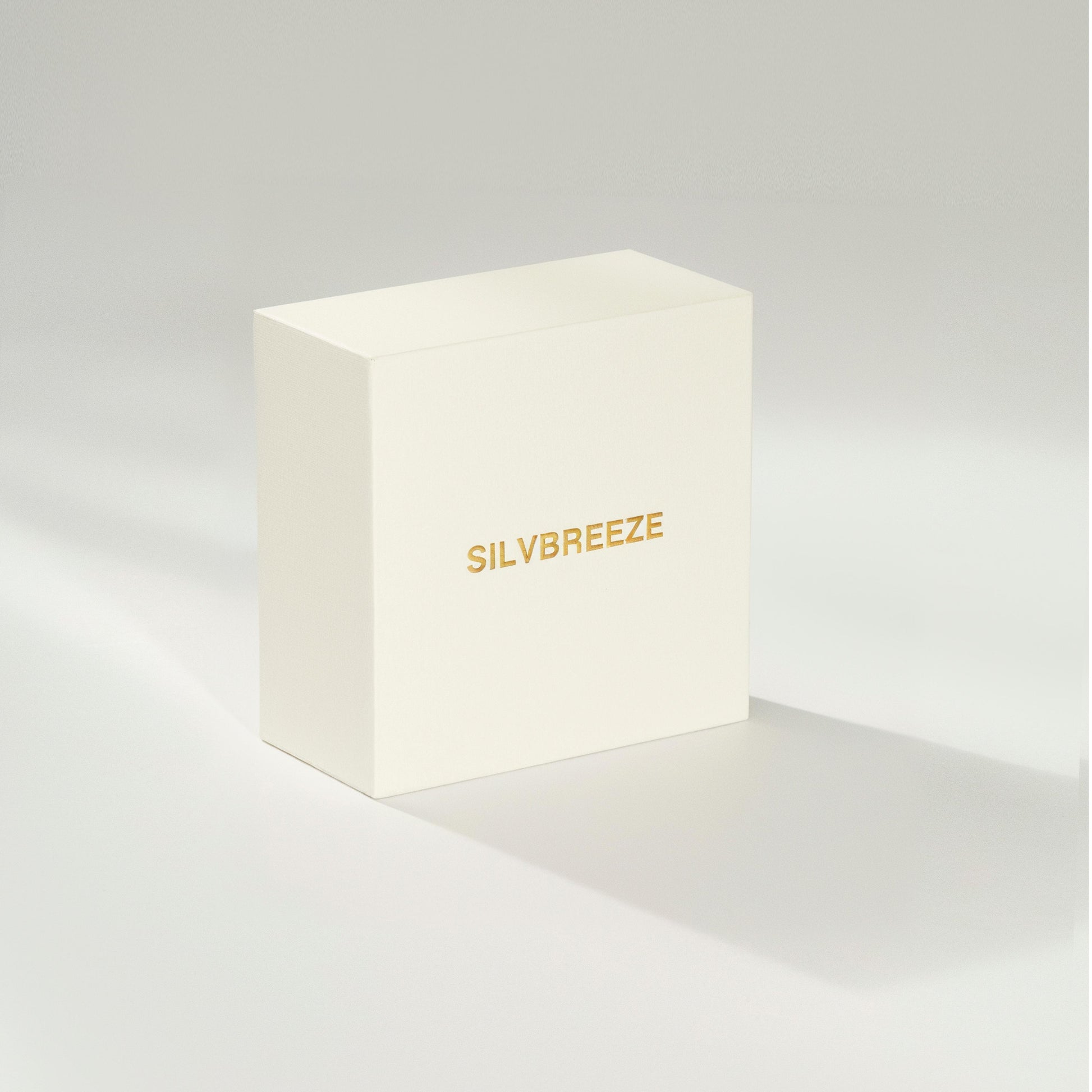 Silvbreeze luxury jewelry packaging box, elegant white gift box with gold logo for earrings and necklaces